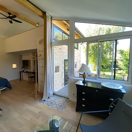 La Lezardiere Bed & Breakfast *